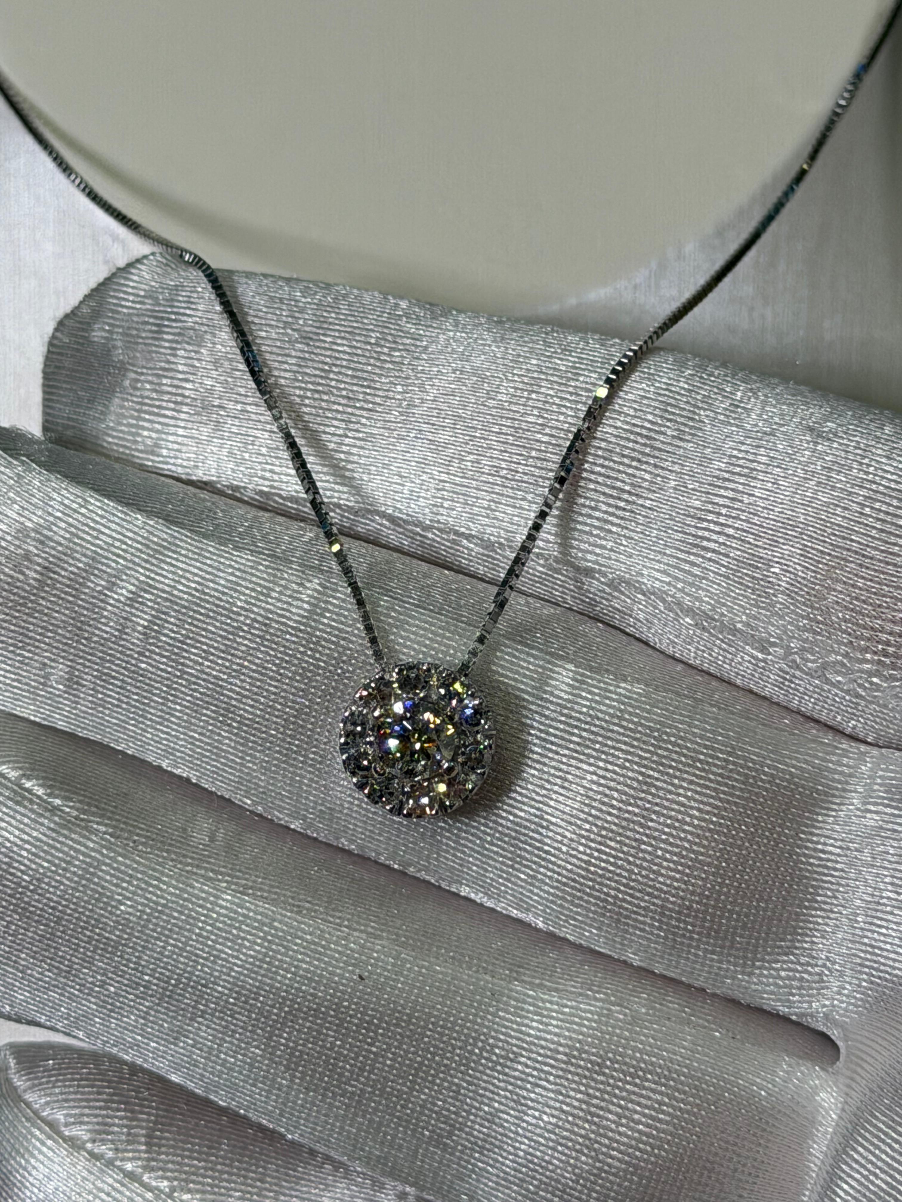 Diamond_Halo_Pendant_And_Venetian_Chain_Set
