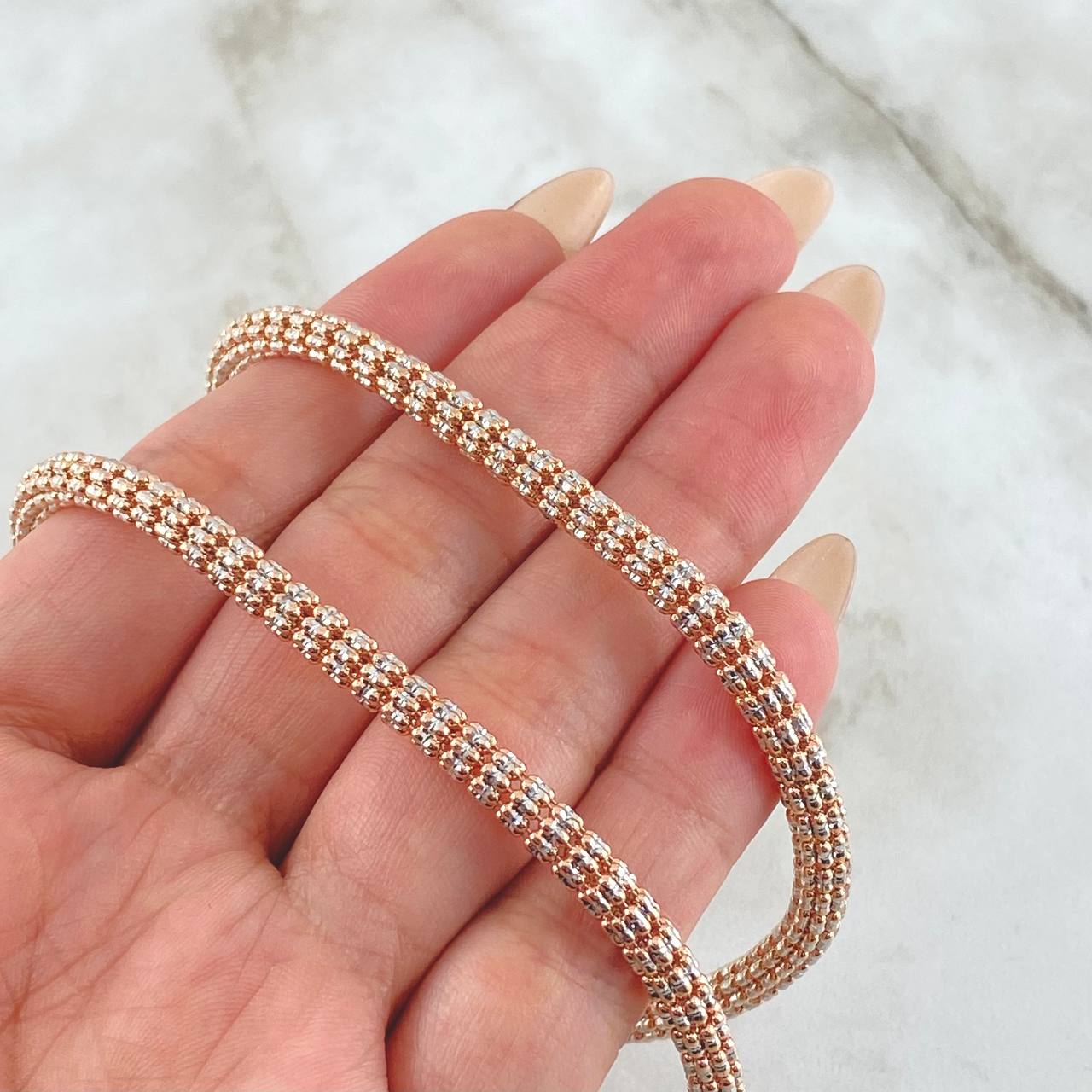 Dual Woven Mesh Chain