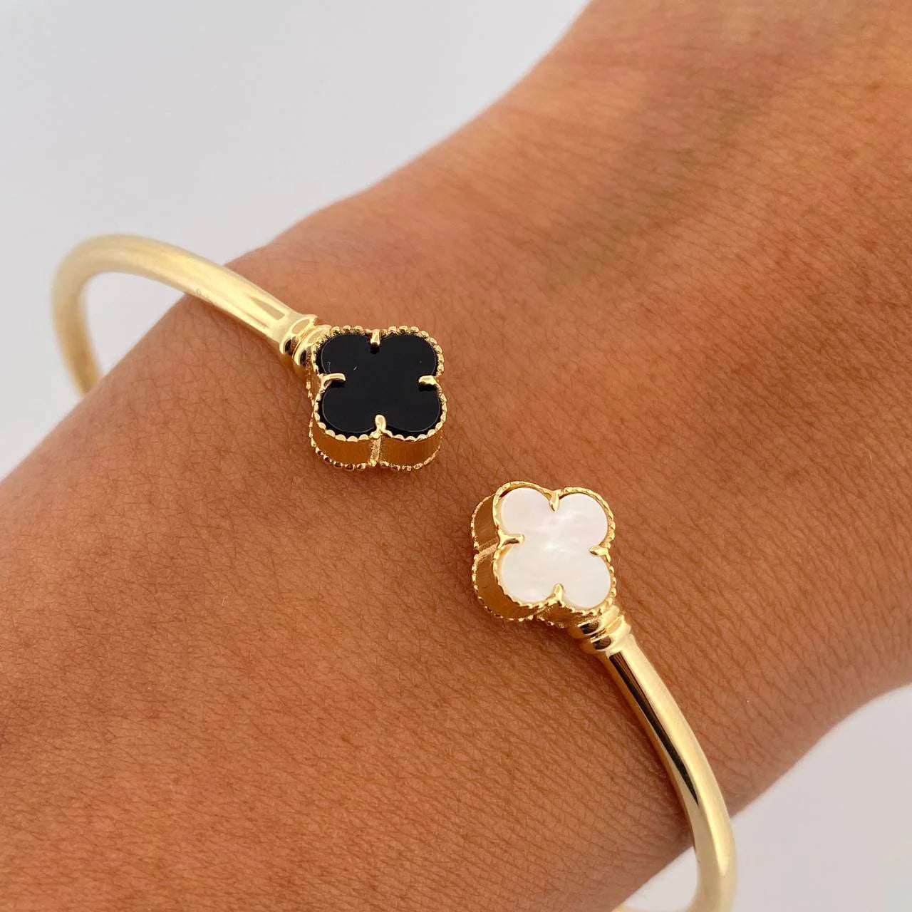 La Dualidad de la Fortuna Cuff