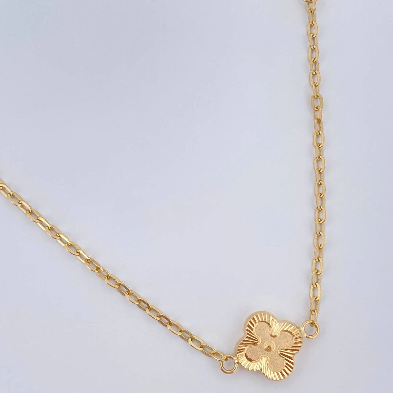 La Fortuna Dorada Sutil Necklace