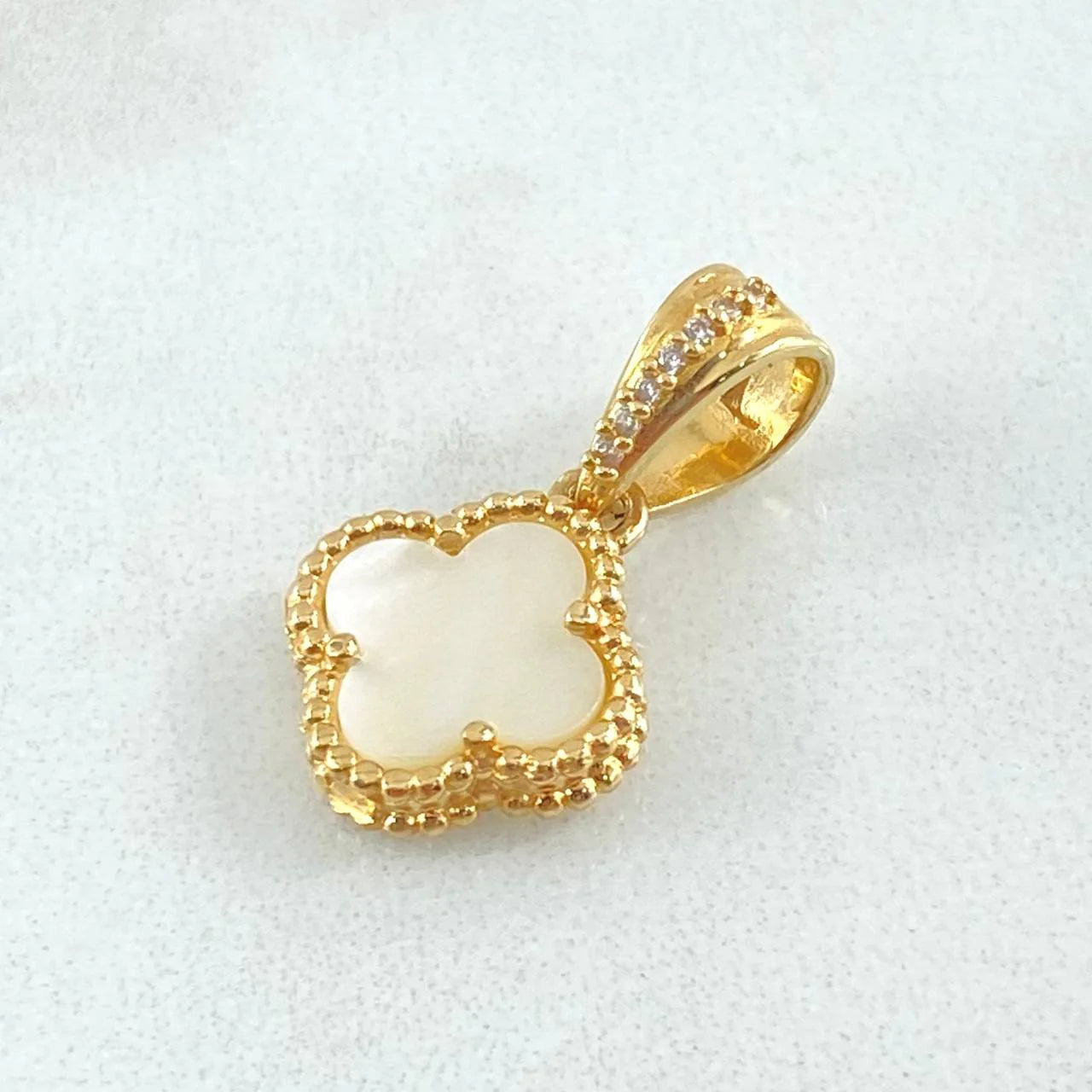 La Fortuna Nacarada Pendant