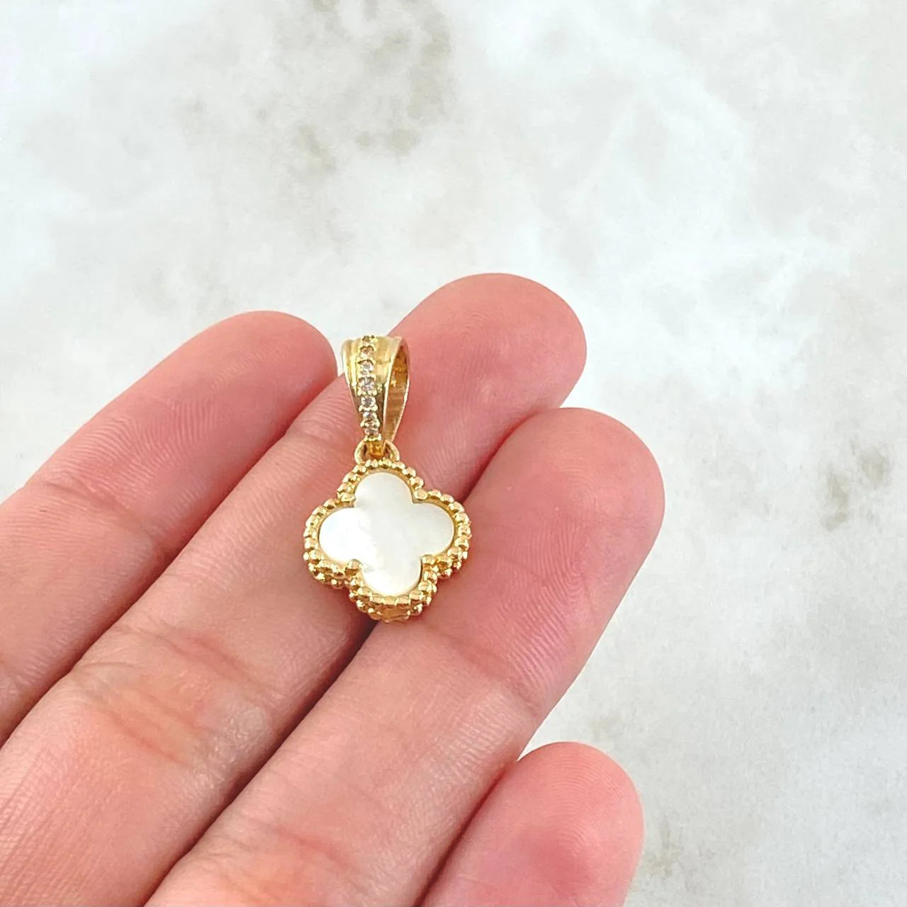 La Fortuna Nacarada Pendant