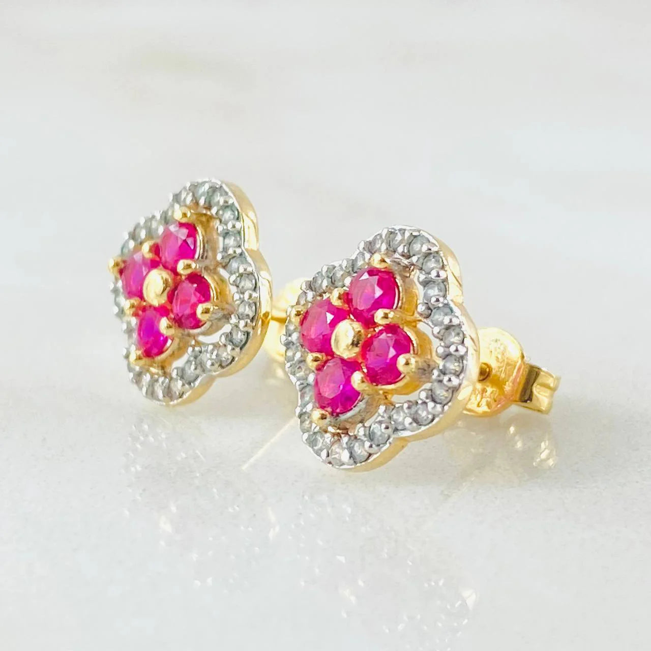 La Fortuna Rosada Studs