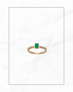 Anillo Solitario Churumbela 2 - corte esmeralda, centro esmeralda, banda de diamantes