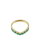 emerald chevron ring in 18K gold, studio shot | Gado Jewellers Fine Jewellery 
