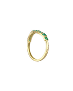 emerald chevron ring in 18K gold, studio shot | Gado Jewellers Fine Jewellery 